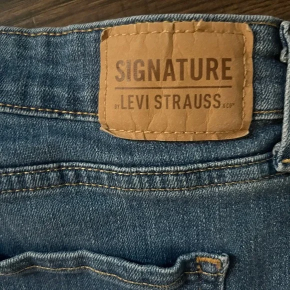 Levis Classic Boot Cut Jeans Women's Size 14 Medium Wash Blue Mid-Rise Stretch - Picture 9 of 9